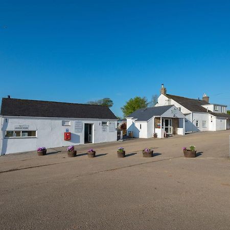 Beautiful Willow Lodge 67-4-6 Persons-Private Hot Tub-Pet Friendly-Tranquil Holiday Away From It All Yet Not Far To St Austell-The Holiday Home Has Two Bedrooms, Living & Dining Area, Equipped Kitchen -Decking-Al Fresco Dining-Fishing Lakes-Pet Frien Grampound Zewnętrze zdjęcie